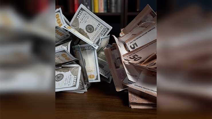 Moneyball by Bond Lee (EUR)