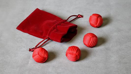 Monkey Fist Cups and Balls (4 Balls) by Leo Smetsters - Trick