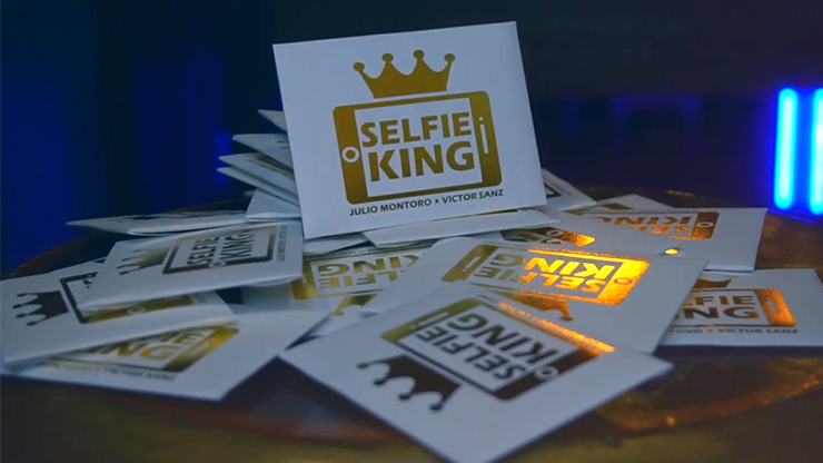 Hanson Chien Presents Selfie King by Julio Montoro and Victor Sanz