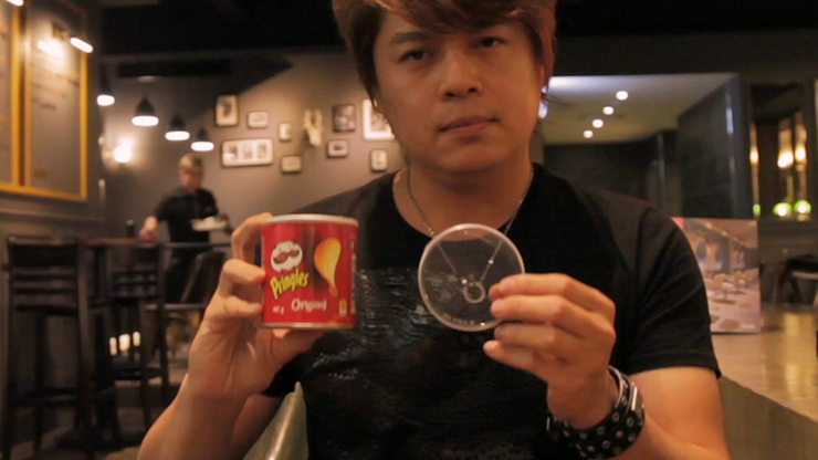 Pringles Go (Red to Yellow) by Taiwan Ben and Julio Montoro - Trick